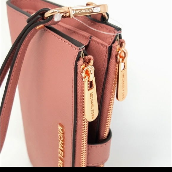 NWT MICHAEL KORS DOUBLE ZIP WRISTLET 8 IPHONE CASE - Picture 7 of 8